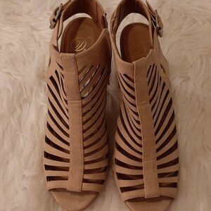 D Collection Womans Tan Strappy Open Heels Side Zip‎ 11M